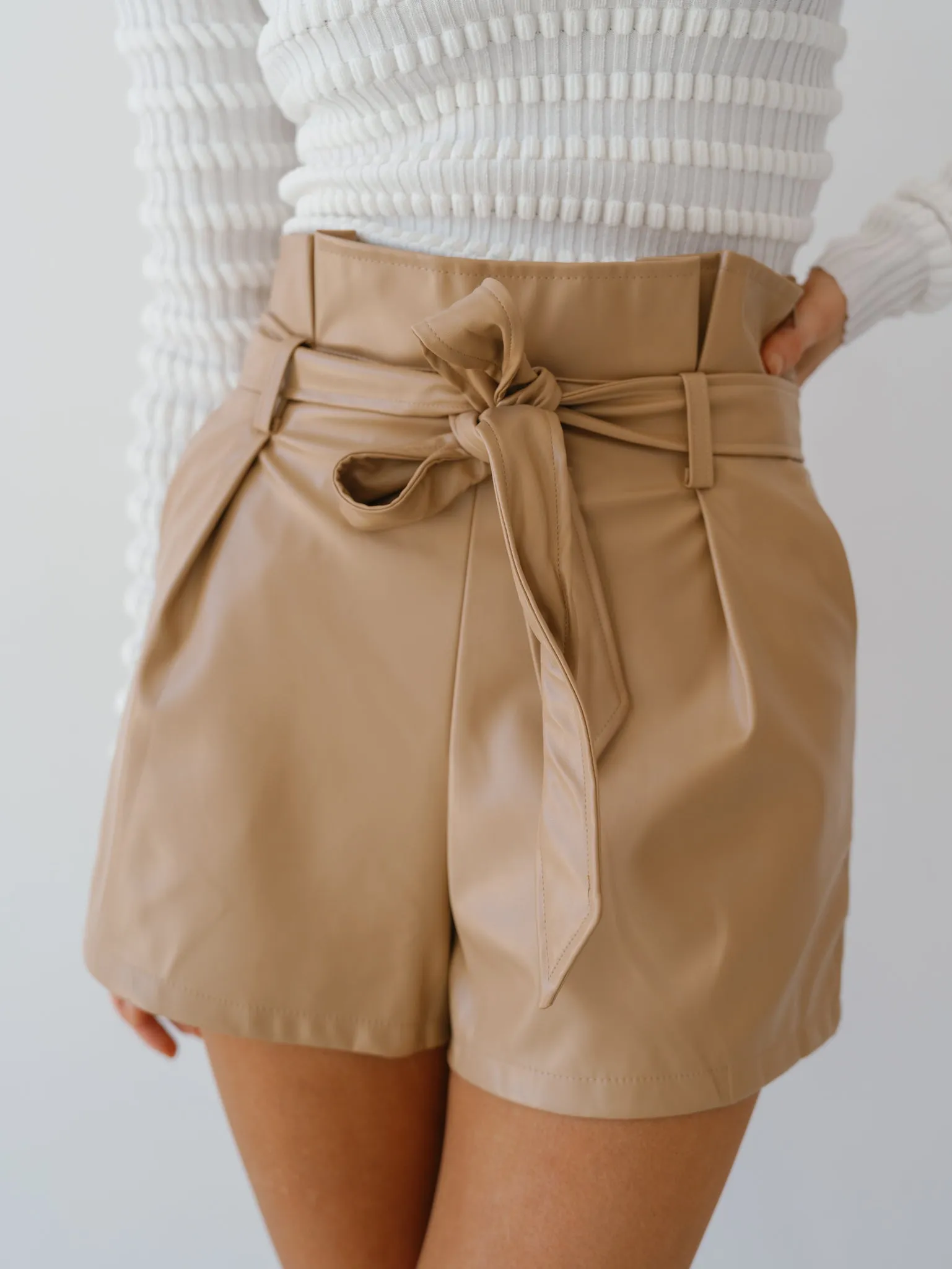 Amari Shorts - Latte