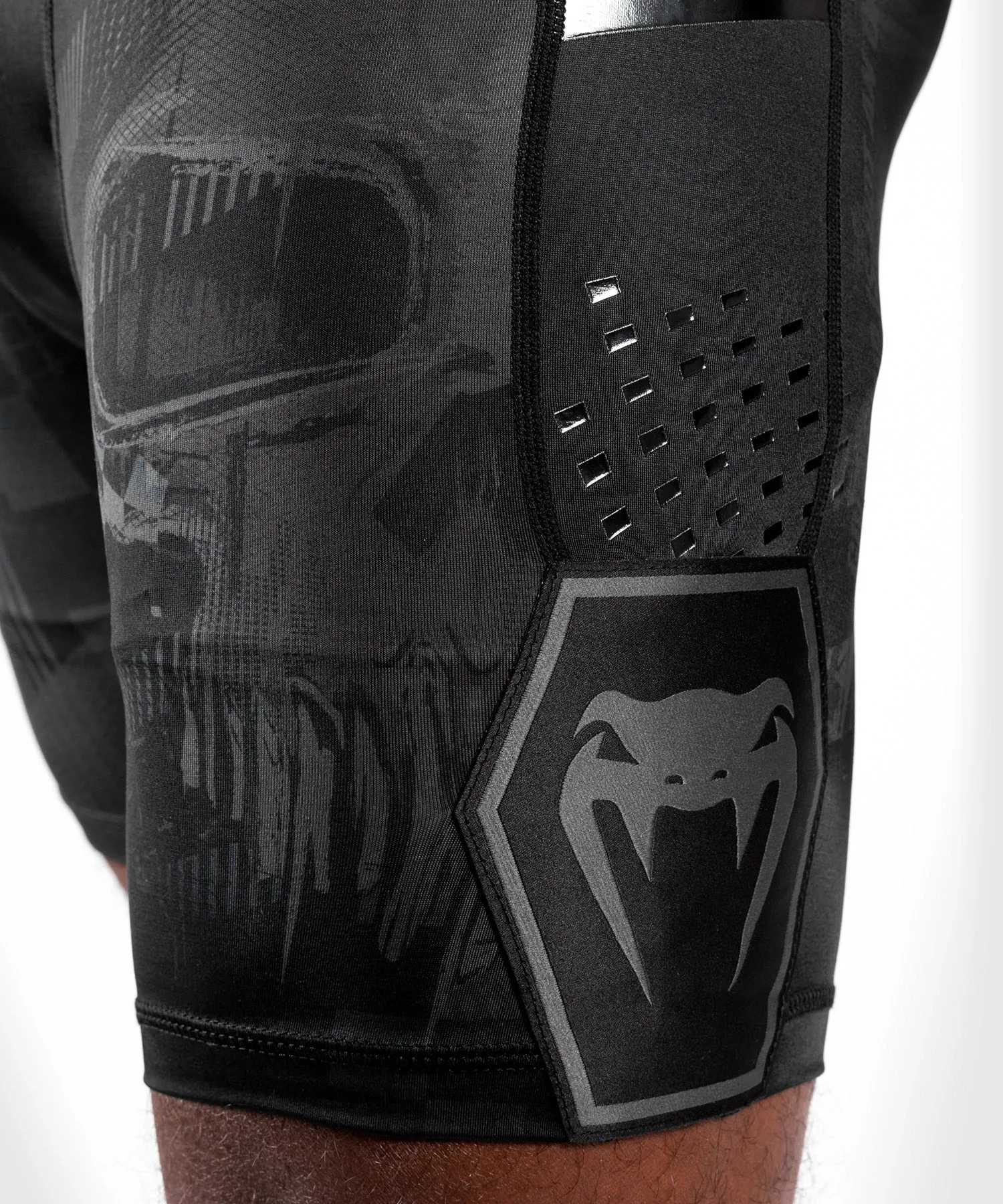 Venum Skull Vale Tudo Shorts - Black/Black