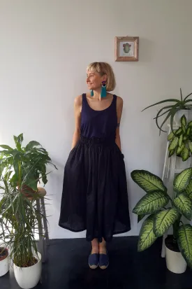 Wonderful, Feminine and Super Versetile Minimalist lifestyle Black Midi Linen Blend Skirt!