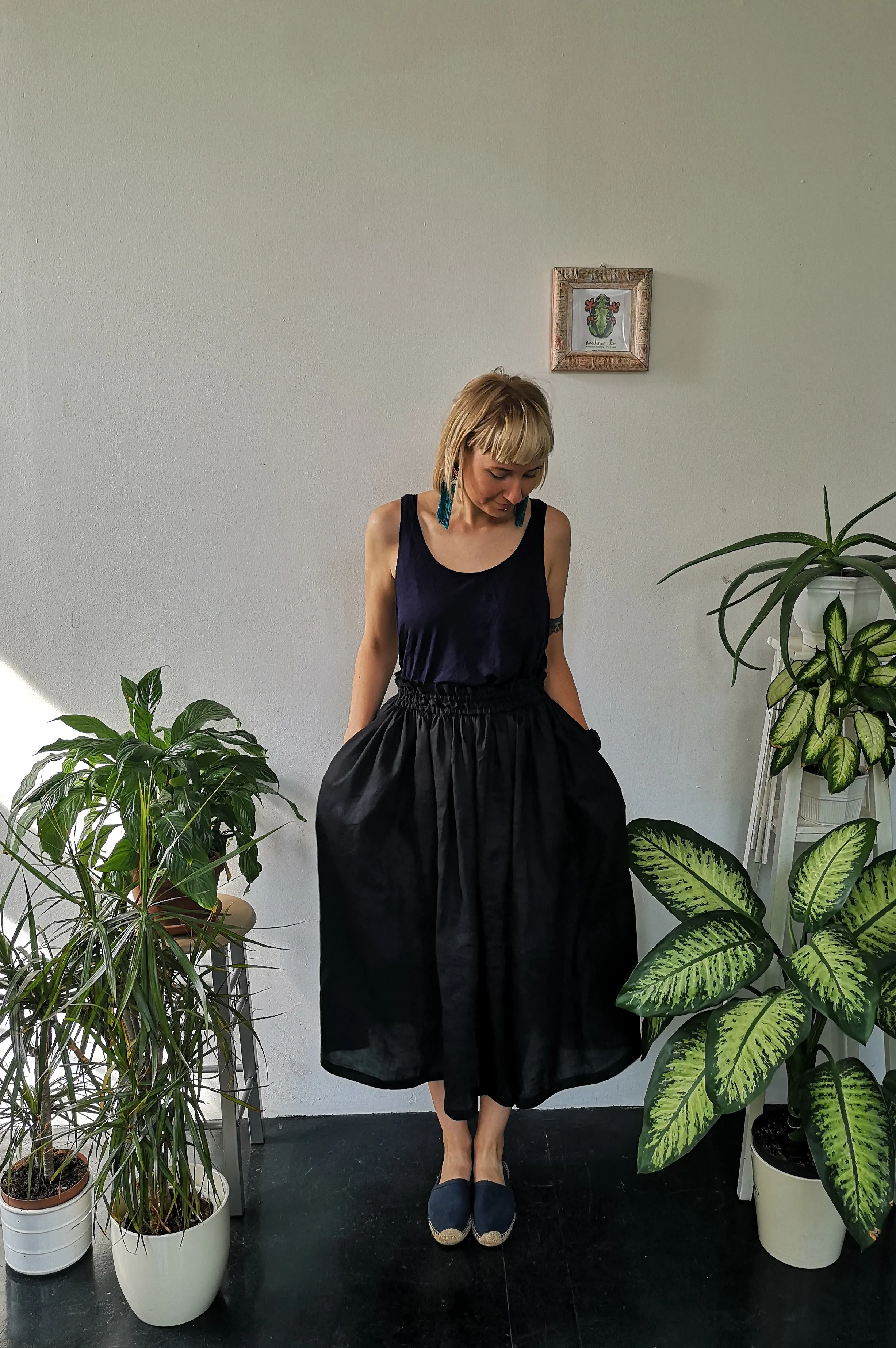 Wonderful, Feminine and Super Versetile Minimalist lifestyle Black Midi Linen Blend Skirt!